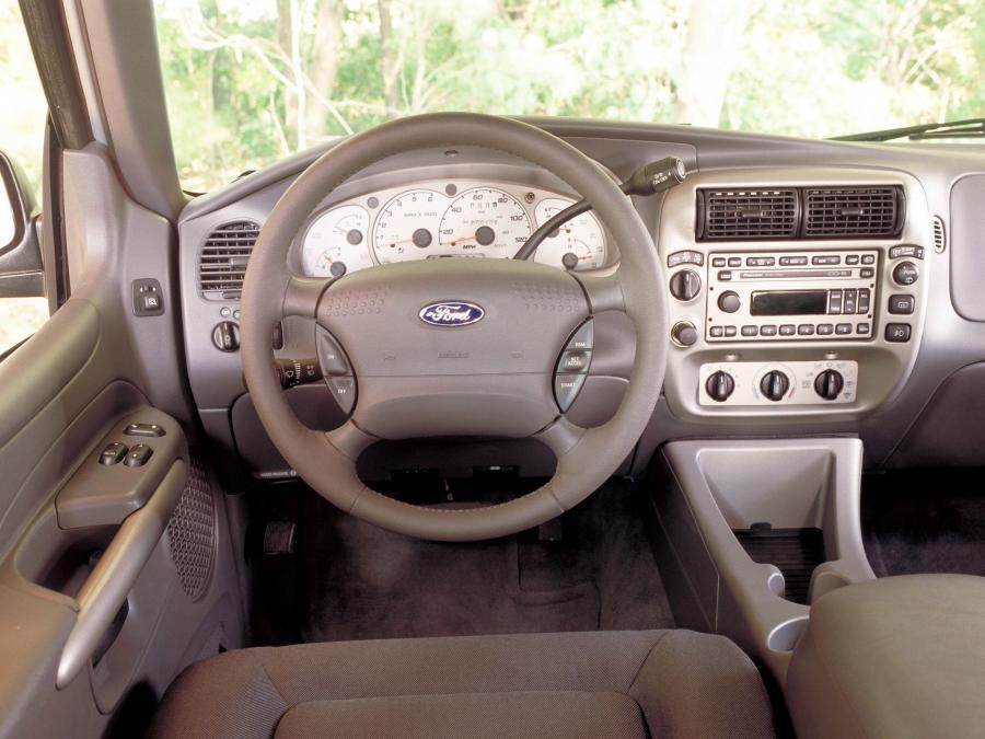  Ford Explorer Sport 2001 года  (фото 13 из 14)